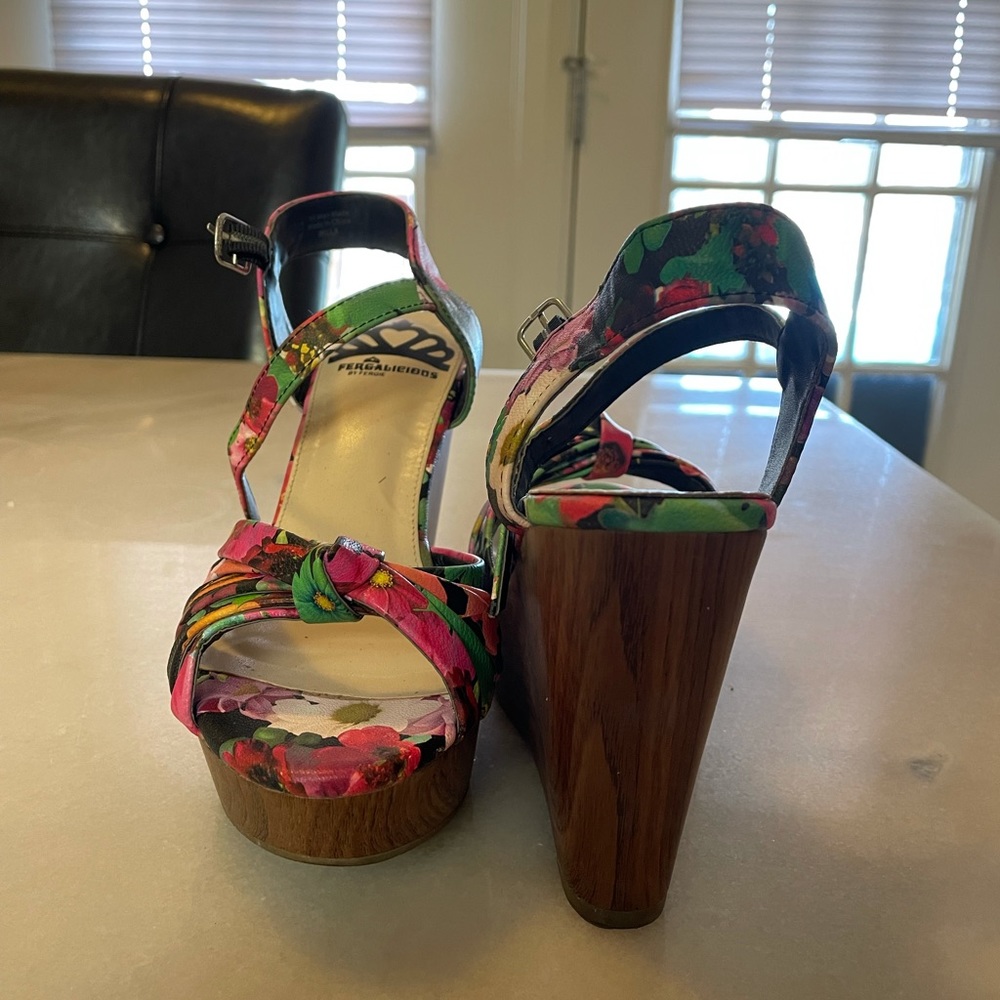 Floral Fergalicious Wedges, Size 6